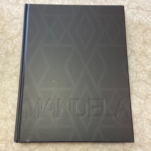 3/$20 Mandela: The authorized portrait - Picture 2 of 5